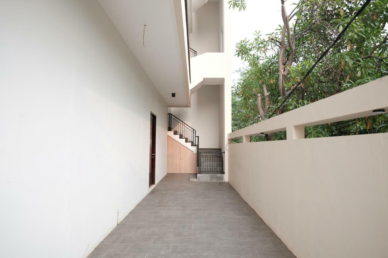 Reddoorz Near Taman Palem Hotel Jakarta Eksteriør billede