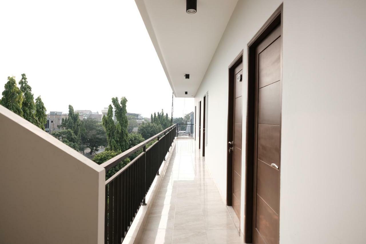 Reddoorz Near Taman Palem Hotel Jakarta Eksteriør billede