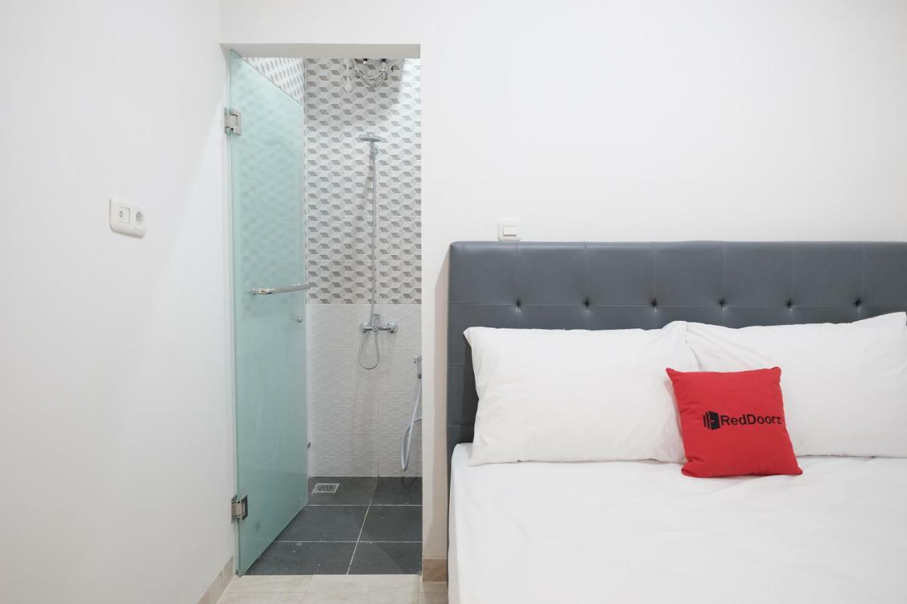 Reddoorz Near Taman Palem Hotel Jakarta Eksteriør billede